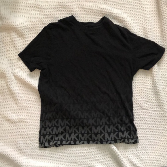 5 Shirts for 10 H&M Vintage Graphic Tees - Picture 8 of 8